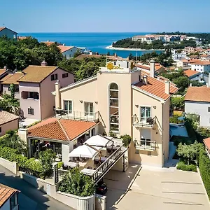 Boutique Oasi 5* Pjescana Uvala